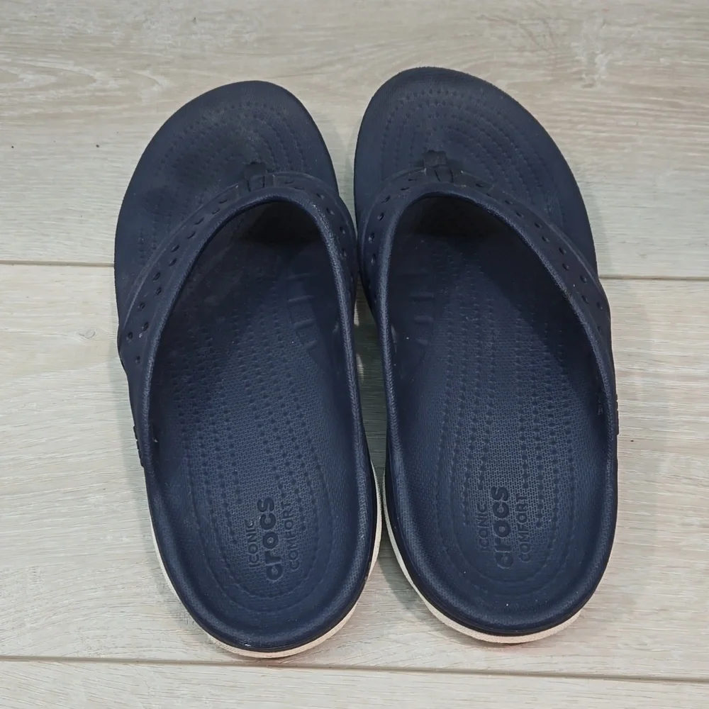 Crocs Iconic Comfort men Thong Sandals Flats shoes sz 7